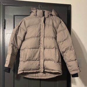 Quince responsible puffer NWT stone taupe M